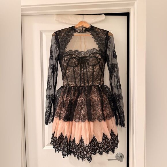 NWOT BRONX AND BANCO Daphne Illusion Corset Lace Mini Dress w Long Sleeve - Picture 10 of 16
